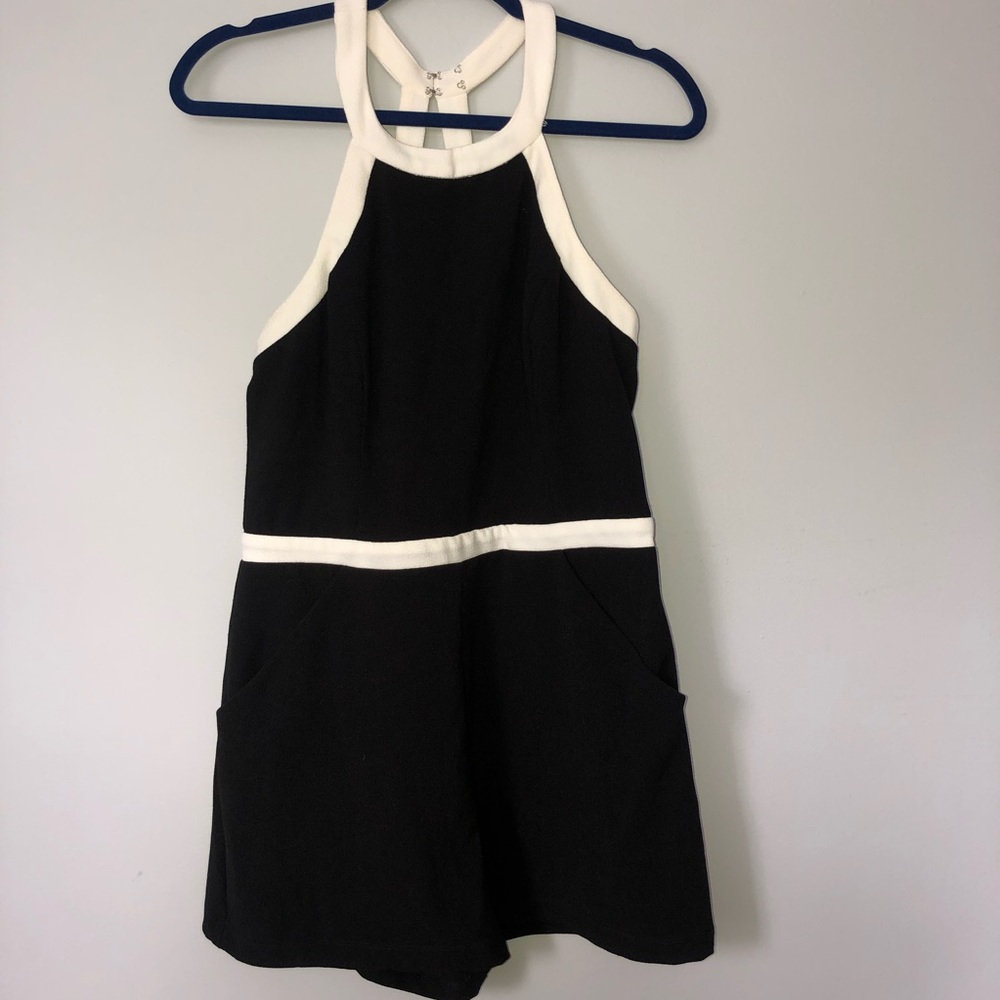 🌻black and white romper